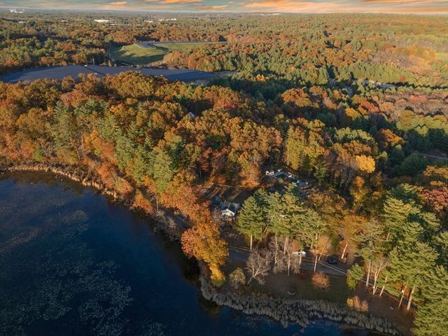 89 Lakeview Ave, Bellingham, MA 02019