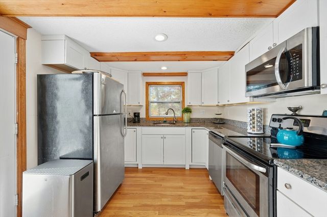 89 Lakeview Ave, Bellingham, MA 02019