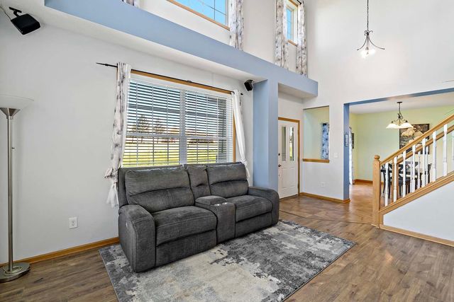 19500 Blue Jay Court, Farmington, MN 55024