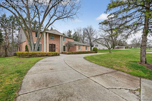 21770 Riverview Drive, Beverly Hills, MI 48025