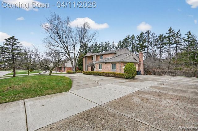 21770 Riverview Drive, Beverly Hills, MI 48025