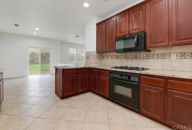 870 Avenida Abeja, San Marcos, CA 92069
