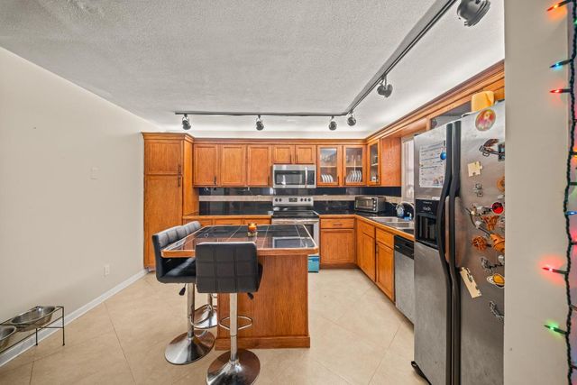 4528 SW 54th Street 302-B, Dania Beach, FL 33314