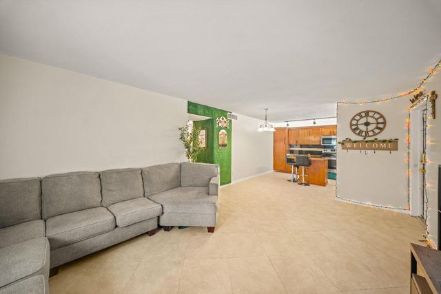 4528 SW 54th Street 302-B, Dania Beach, FL 33314