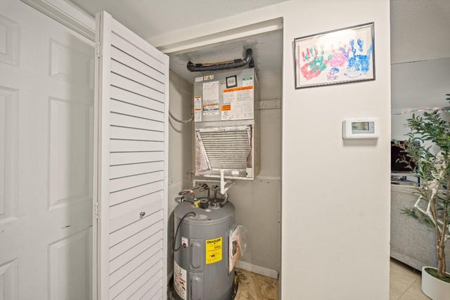 4528 SW 54th Street 302-B, Dania Beach, FL 33314