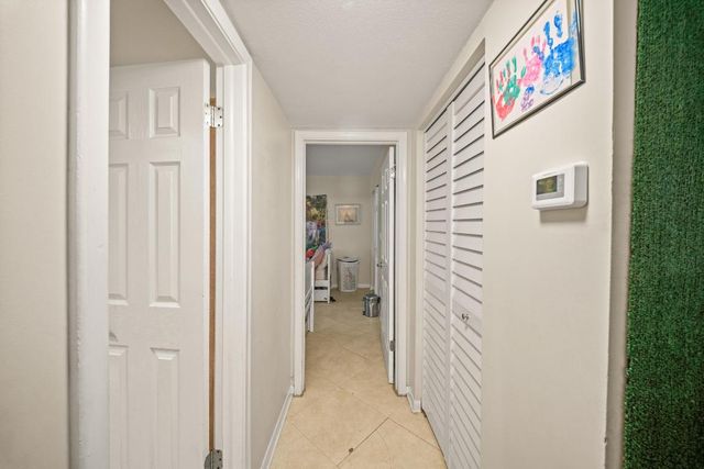 4528 SW 54th Street 302-B, Dania Beach, FL 33314