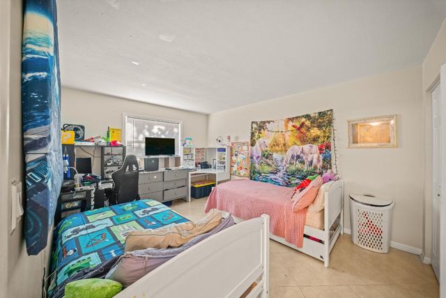 4528 SW 54th Street 302-B, Dania Beach, FL 33314