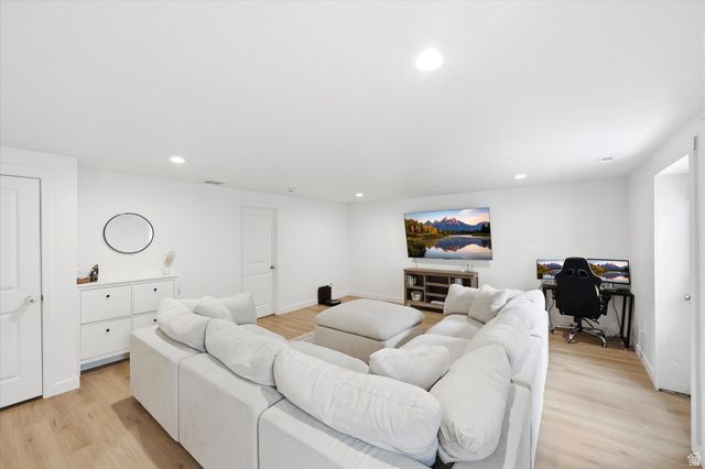 7118 W OWENS VIEW WAY, West Jordan, UT 84081