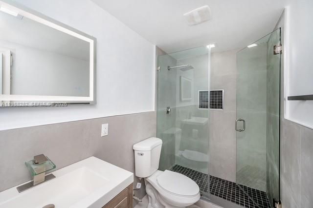 9760 SW 184th St 6D, Cutler Bay, FL 33157