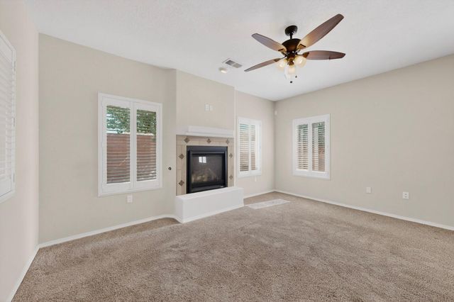 636 Firewheel Loop SW, Los Lunas, NM 87031