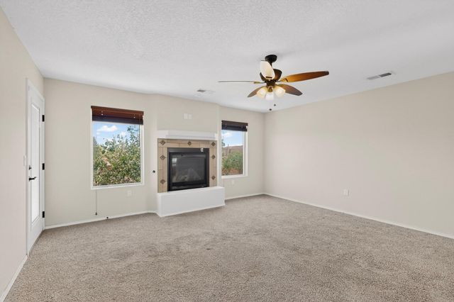 636 Firewheel Loop SW, Los Lunas, NM 87031