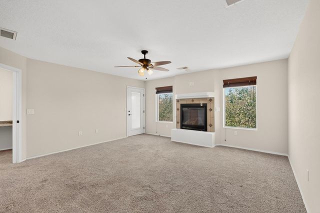 636 Firewheel Loop SW, Los Lunas, NM 87031