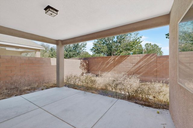 636 Firewheel Loop SW, Los Lunas, NM 87031