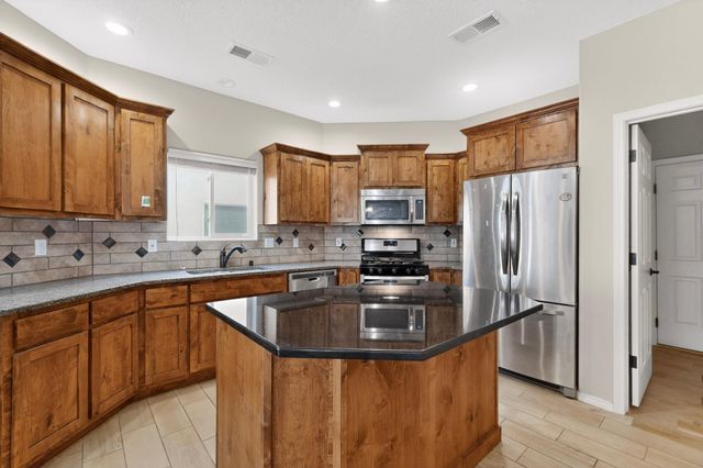 636 Firewheel Loop SW, Los Lunas, NM 87031