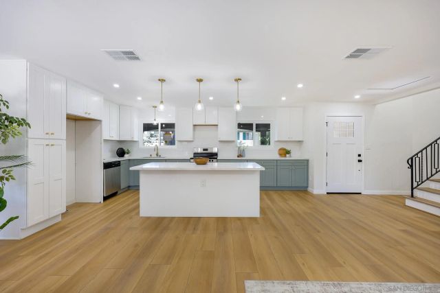 8719 Jackie Dr, San Diego, CA 92119
