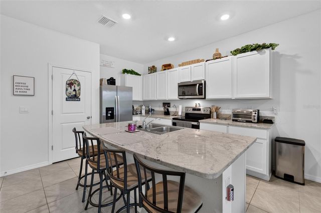 33046 MAJOR OAK DRIVE, Wesley Chapel, FL 33545