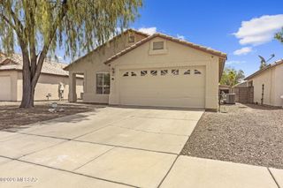 2944 N Bronze Creek Way, Tucson, AZ 85745