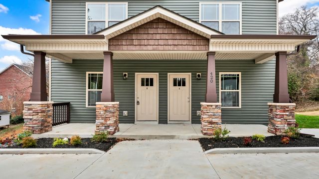 420 S 2nd St B, Clarksville, TN 37040