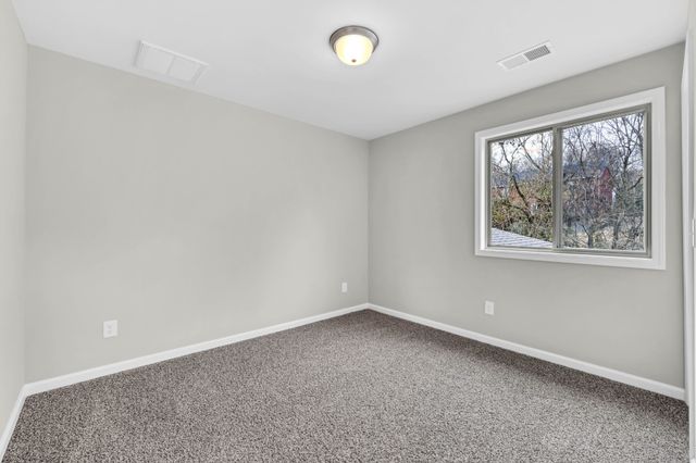 420 S 2nd St B, Clarksville, TN 37040