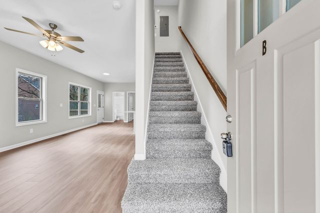 420 S 2nd St B, Clarksville, TN 37040