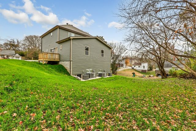 420 S 2nd St B, Clarksville, TN 37040