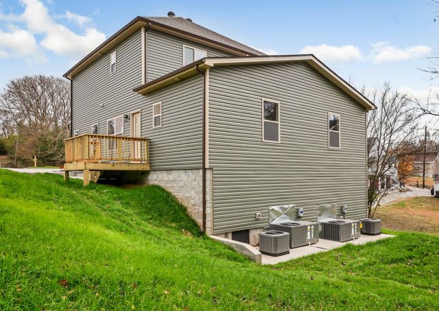 420 S 2nd St B, Clarksville, TN 37040