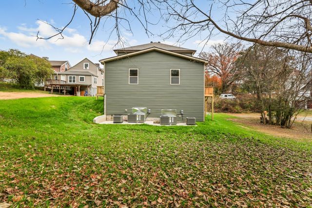 420 S 2nd St B, Clarksville, TN 37040