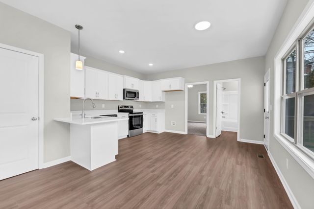 420 S 2nd St B, Clarksville, TN 37040