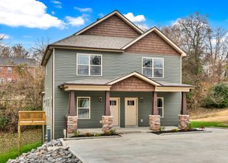 420 S 2nd St B, Clarksville, TN 37040