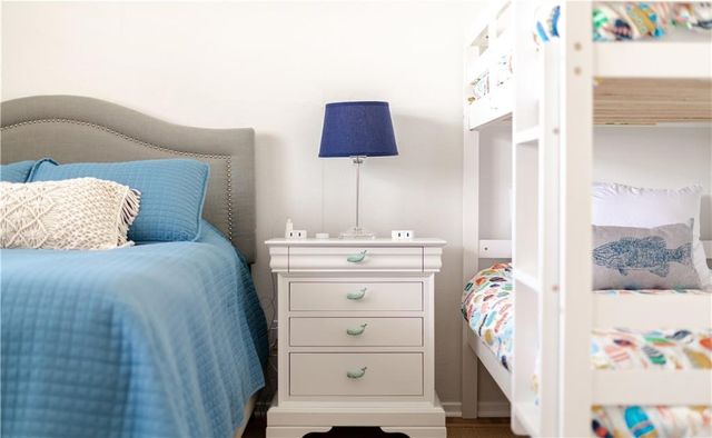 24 Nassau Dr, Rockport, TX 78382