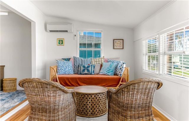 24 Nassau Dr, Rockport, TX 78382