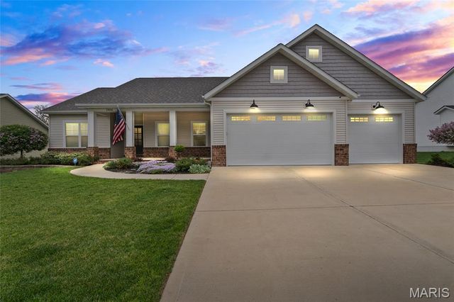 1406 Crimson King Way, Troy, IL 62294