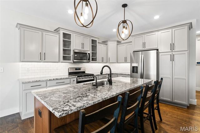 1406 Crimson King Way, Troy, IL 62294