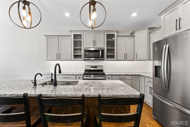 1406 Crimson King Way, Troy, IL 62294