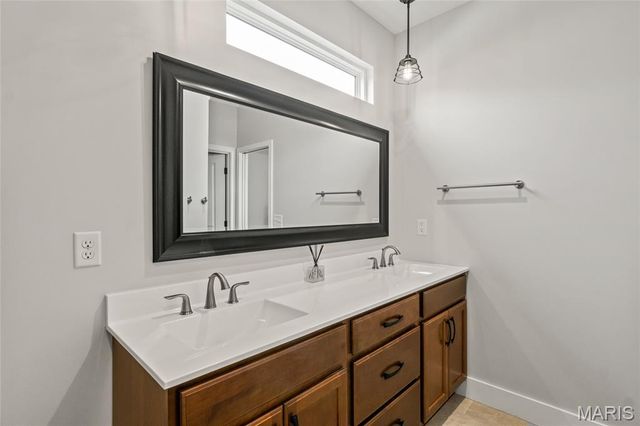 1406 Crimson King Way, Troy, IL 62294
