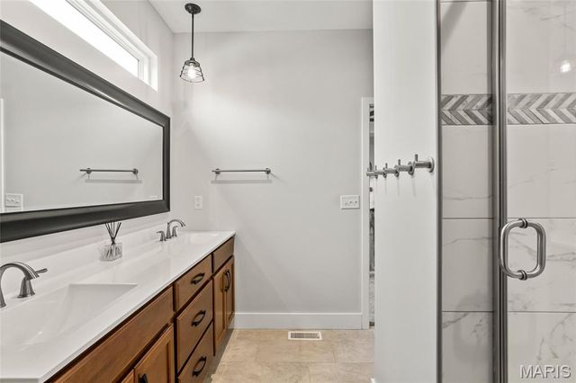 1406 Crimson King Way, Troy, IL 62294