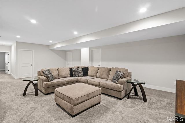 1406 Crimson King Way, Troy, IL 62294