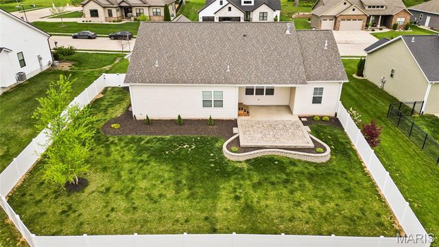 1406 Crimson King Way, Troy, IL 62294