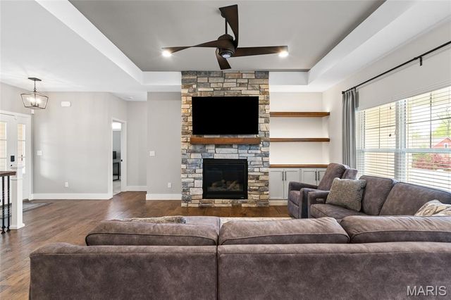 1406 Crimson King Way, Troy, IL 62294