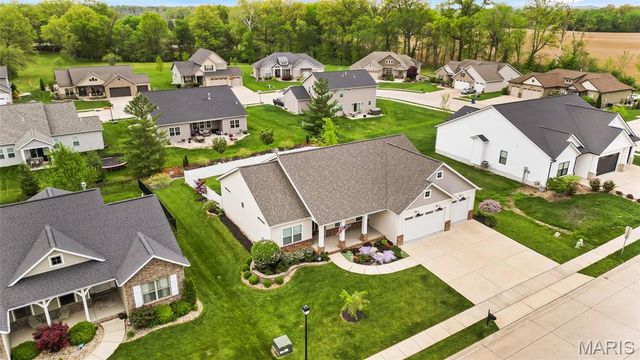 1406 Crimson King Way, Troy, IL 62294
