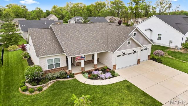 1406 Crimson King Way, Troy, IL 62294