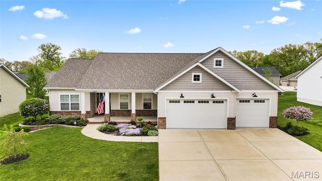 1406 Crimson King Way, Troy, IL 62294
