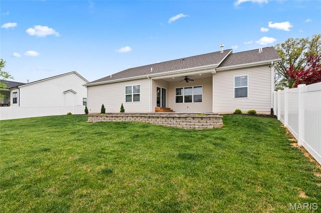 1406 Crimson King Way, Troy, IL 62294