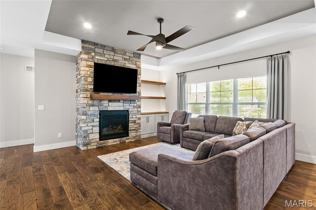 1406 Crimson King Way, Troy, IL 62294