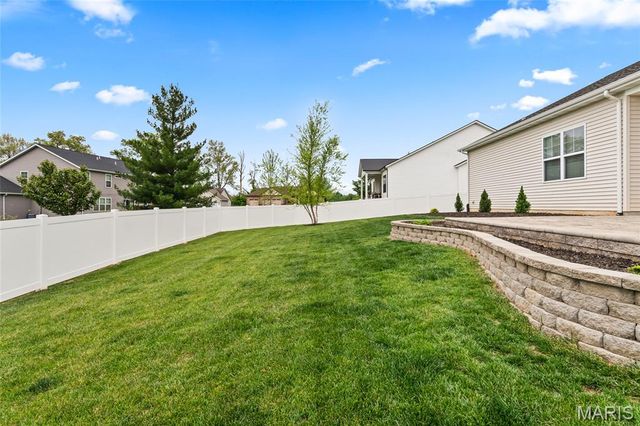 1406 Crimson King Way, Troy, IL 62294