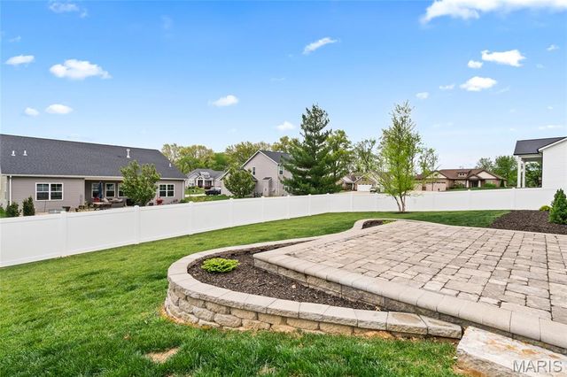 1406 Crimson King Way, Troy, IL 62294