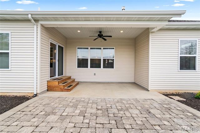 1406 Crimson King Way, Troy, IL 62294