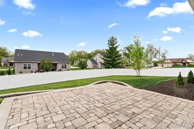 1406 Crimson King Way, Troy, IL 62294