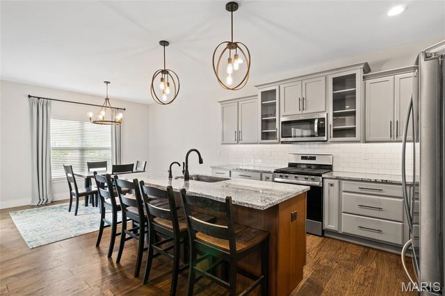 1406 Crimson King Way, Troy, IL 62294