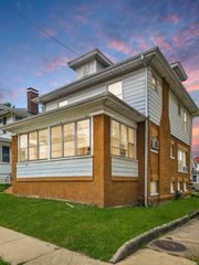 410 N McLean Street, Bloomington, IL 61701